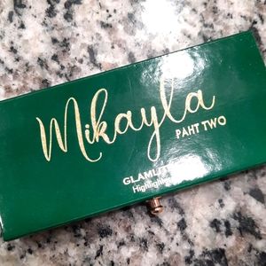 GLAMLITE X Mikayla Paht Two Highlighter palette